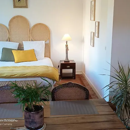 Le Champ De L'eau Bed & Breakfast