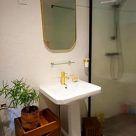Le Champ De L'eau 3*