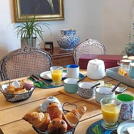 Bed & Breakfast Le Champ De L'eau 3*