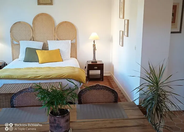 Le Champ De L'eau Bed & Breakfast